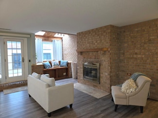 350 Oakwood Dr Unit 4, New Brighton, MN 55112