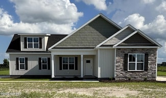 569 Workhorse Ln, Ayden, NC 28513