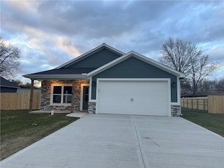 170 Elm St, Lathrop, MO 64465