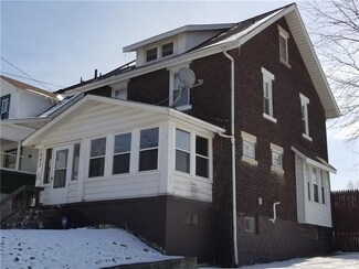1003 Negley St, Farrell, PA 16121