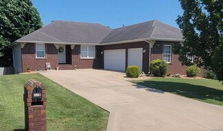 3334 S Brunswick Ave, Springfield, MO 65809