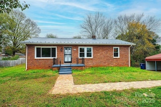 2752 21st St NE, Hickory, NC 28601