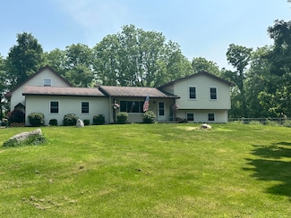 11199 Edgewood Rd, Bellevue, MI 49021