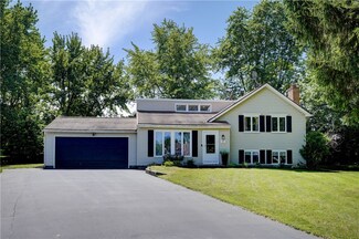 391 Round Pond Ln, Rochester, NY 14626
