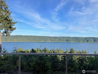 971 N Colony Surf Dr, Lilliwaup, WA 98555