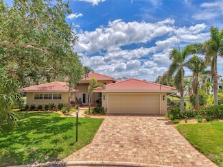 1038 Contento St, Sarasota, FL 34242