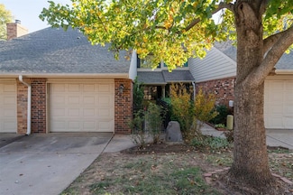 2908 Village Cir, Edmond, OK 73013