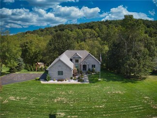 108 Cloverdale Dr, Evans City, PA 16033