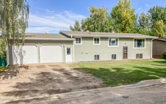 915 4th St NE, Fessenden, ND 58438