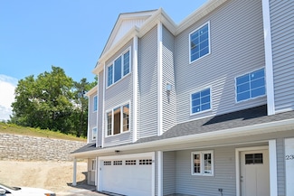 69 Pouts Ln, Uxbridge, MA 01569