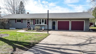 215 Wake Island Dr, Amherst, WI 54406