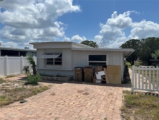 12635 Milwaukee Ave, Tavares, FL 32778