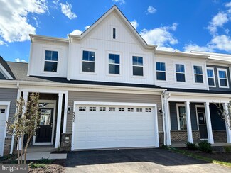 9354 Crestview Ridge Dr, Bristow, VA 20136