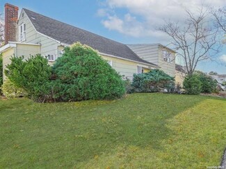 2666 Lexington Ave, East Meadow, NY 11554