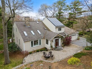 64 Carter Dr, Framingham, MA 01701