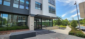 1761 Old Meadow Rd Unit 311, McLean, VA 22102