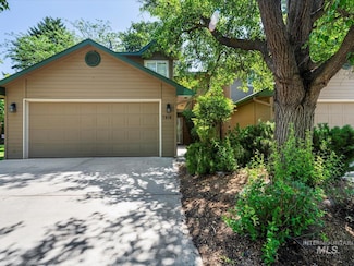 7918 W Holt Ct, Boise, ID 83704