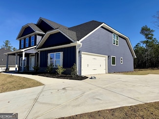 147 Harbor Dr, Lizella, GA 31052