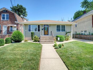 110 Fay St, Edison, NJ 08837