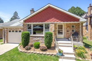 10118 S Turner Ave, Evergreen Park, IL 60805