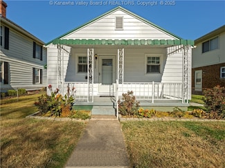 2326 Monroe Ave, Saint Albans, WV 25177