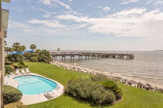 100 Floyd St Unit 201, Saint Simons Island, GA 31522