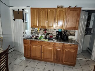 504 Prairie Ave, Providence, RI 02905