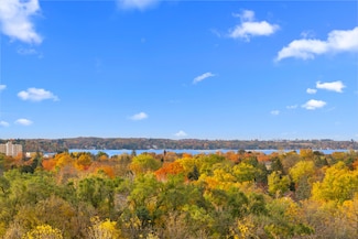 580 S Stone Ridge Dr, Lake Geneva, WI 53147