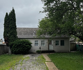8223 45th St, Lyons, IL 60534