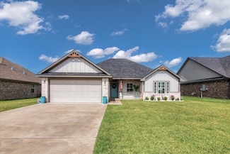 119 Concord Ave, Clute, TX 77531