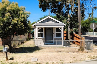 1561 N Filbert St, Stockton, CA 95205