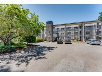 790 SE Webber St Unit 307, Portland, OR 97202
