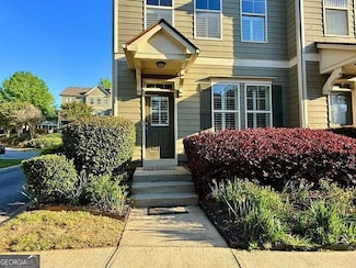 525 Grove Field Ct, Suwanee, GA 30024