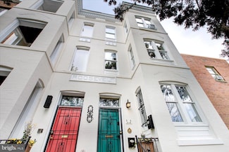 1118 F St NE, Washington, DC 20002