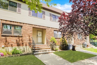 221B Katan Ave Unit 33B, Staten Island, NY 10308