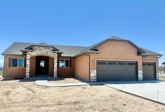 672 E Paradise Dr, Pueblo West, CO 81007