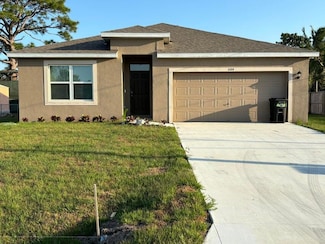 684 NW Tremont Ave, Port St. Lucie, FL 34983