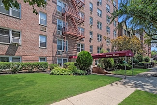 84-25 118th St Unit 3D, Kew Gardens, NY 11415