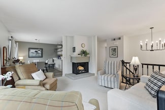 204 River Woods Ln, Burnsville, MN 55337