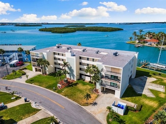 12525 3rd St E Unit 303, Treasure Island, FL 33706