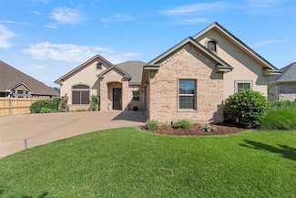 41 N Shore Cir, Waco, TX 76708
