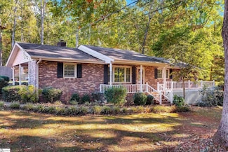 305 Greenbriar Dr, Liberty, SC 29657