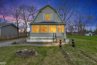 128 Court St S, Standish, MI 48658
