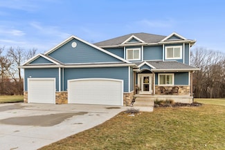 104 Highland Dr, Cambria, WI 53923