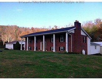 5025 Little Sandy Rd, Elkview, WV 25071