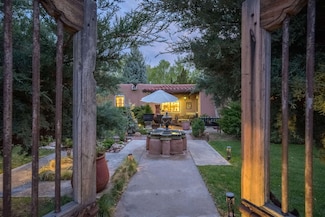 222 New Mexico 240, Ranchos de Taos, NM 87557