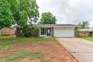 326 W Silverwood Dr, Oklahoma City, OK 73110