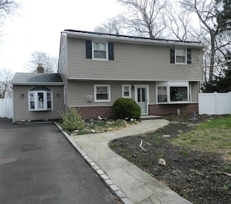 89 Joline Rd, Port Jefferson Station, NY 11776