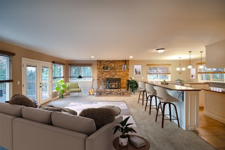 283 Lakeview Dr, Lakeside, MT 59922