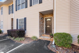 1124 E Lee Rd, Taylors, SC 29687